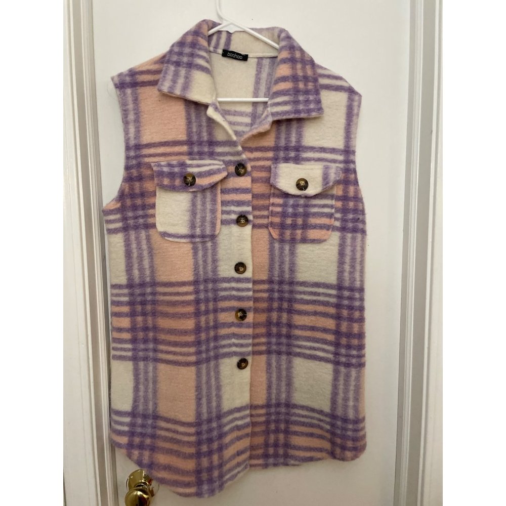 Boo-hoo sleveless  shirt women